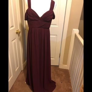 Lulu Make me move burgundy evening gown